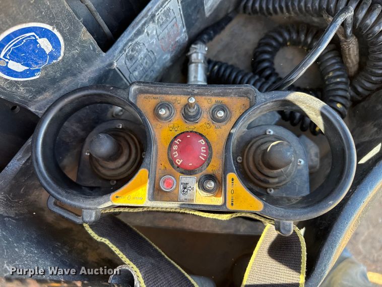 image for item DQ7736 Bomag BNP8500 trench compactor