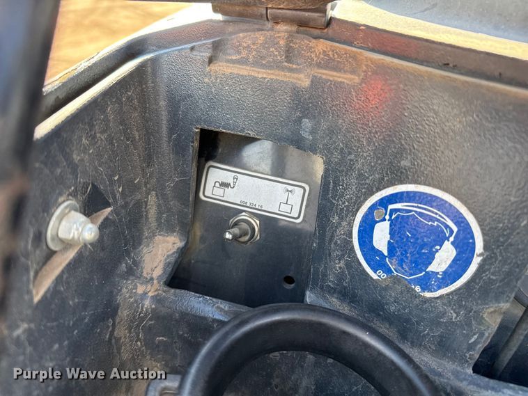 image for item DQ7736 Bomag BNP8500 trench compactor