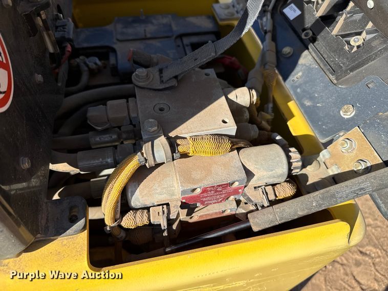 image for item DQ7736 Bomag BNP8500 trench compactor