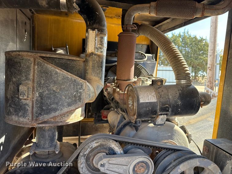 image for item DQ7740 2017 Vermeer VX30-500 vacuum excavator