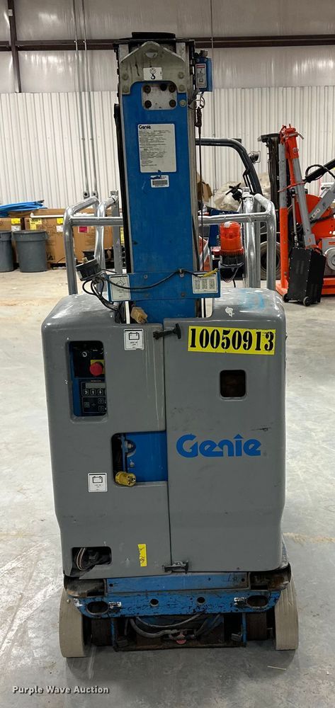 image for item DQ7743 2012 Genie GR20 vertical lift