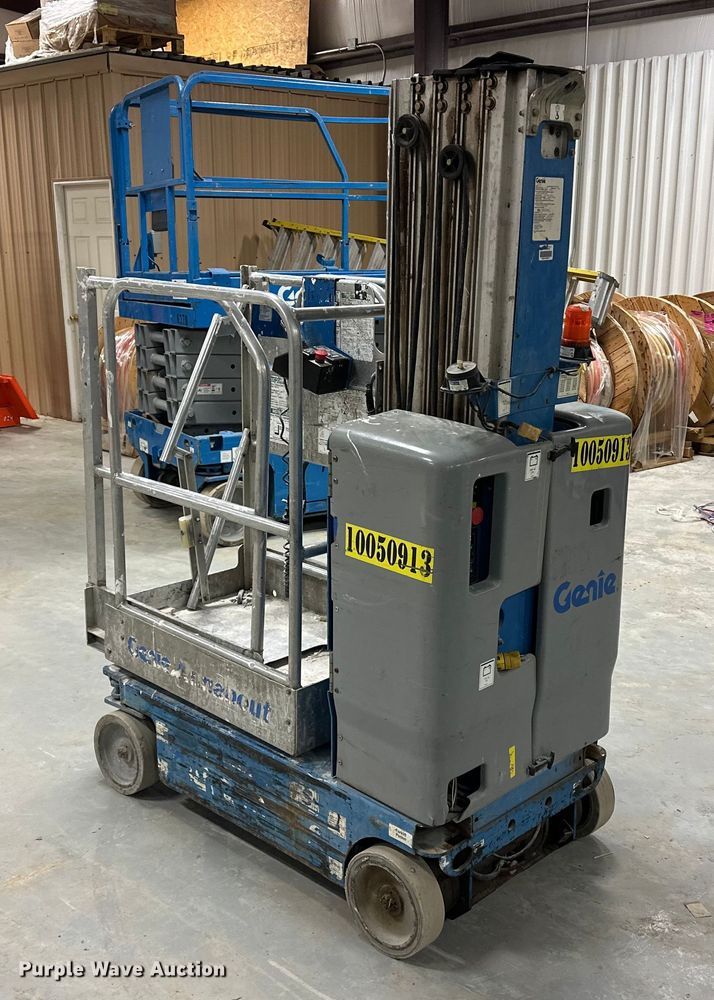 image for item DQ7743 2012 Genie GR20 vertical lift