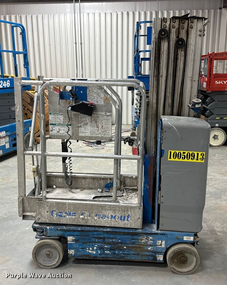 image for item DQ7743 2012 Genie GR20 vertical lift