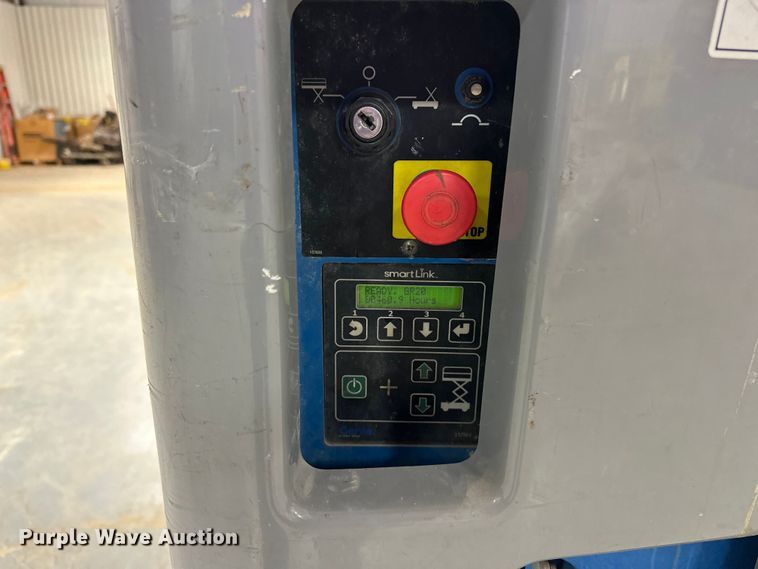 image for item DQ7743 2012 Genie GR20 vertical lift