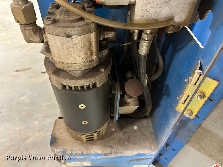 image for item DQ7743 2012 Genie GR20 vertical lift