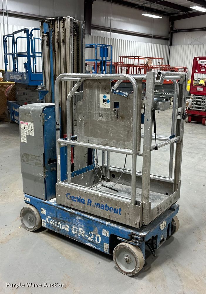 image for item DQ7751 2012 Genie GR-20 vertical lift