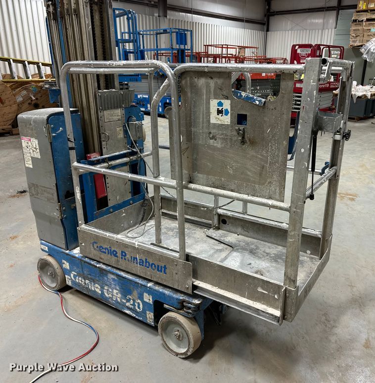 image for item DQ7751 2012 Genie GR-20 vertical lift