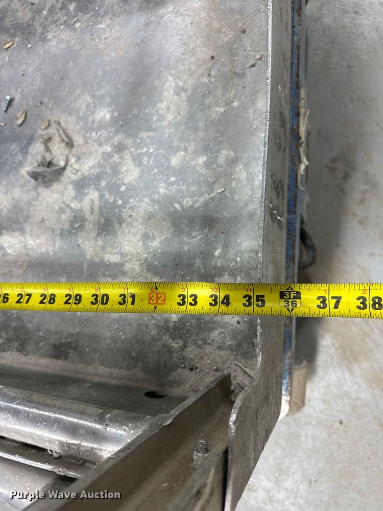 image for item DQ7751 2012 Genie GR-20 vertical lift