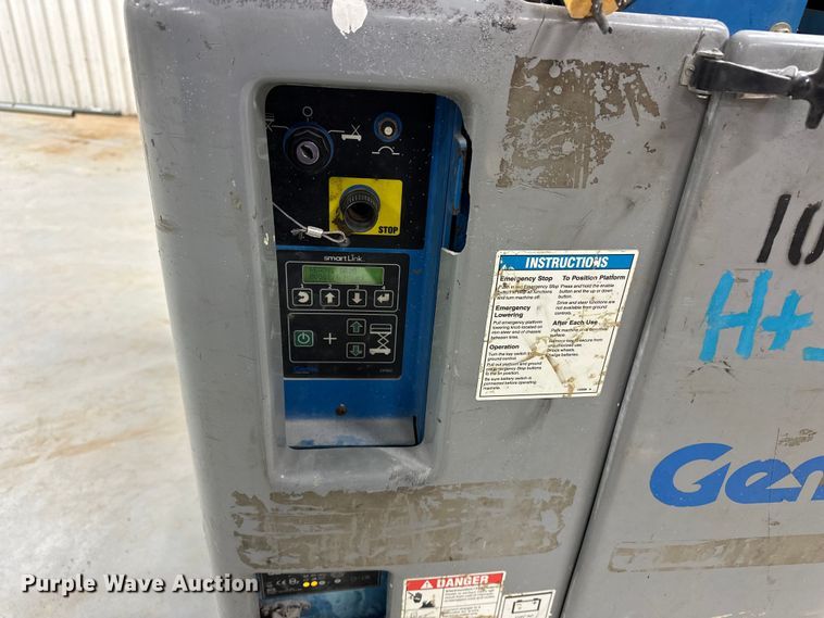 image for item DQ7751 2012 Genie GR-20 vertical lift