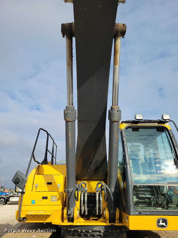 image for item DR3989 2017 John Deere 350G LC excavator