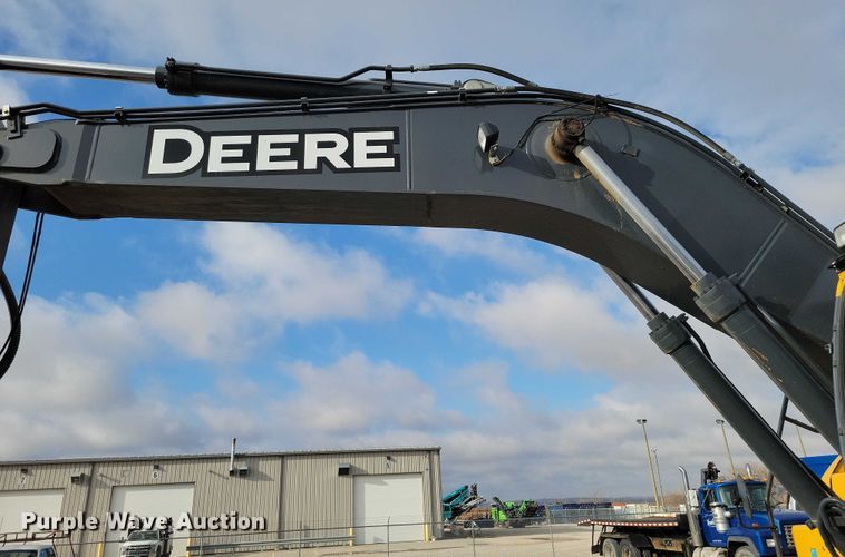 image for item DR3989 2017 John Deere 350G LC excavator