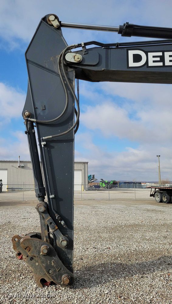 image for item DR3989 2017 John Deere 350G LC excavator