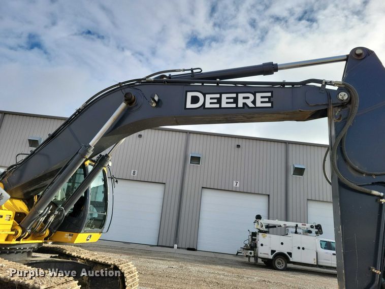 image for item DR3989 2017 John Deere 350G LC excavator