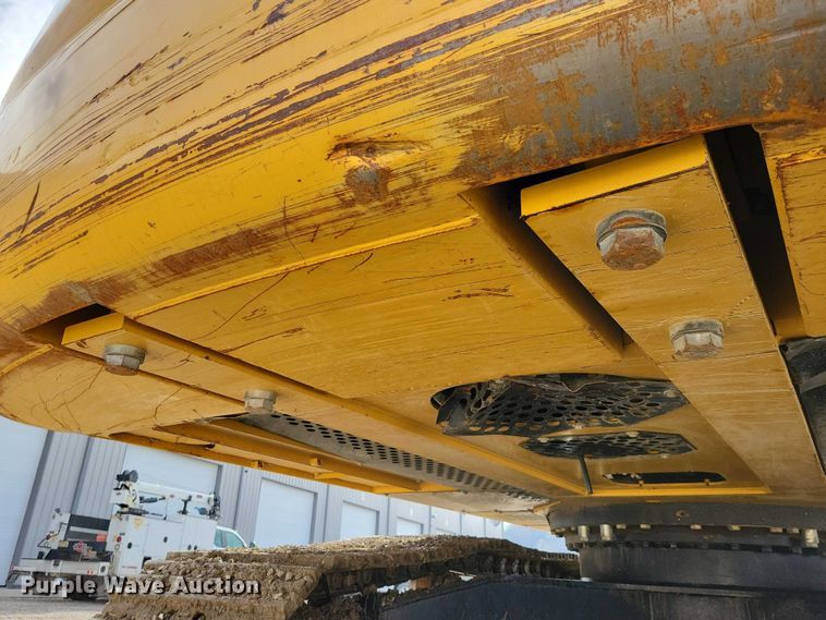 image for item DR3989 2017 John Deere 350G LC excavator