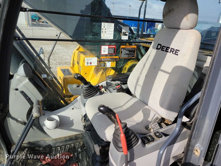 image for item DR3989 2017 John Deere 350G LC excavator