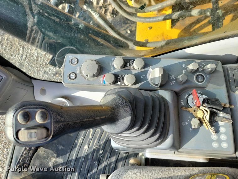 image for item DR3989 2017 John Deere 350G LC excavator