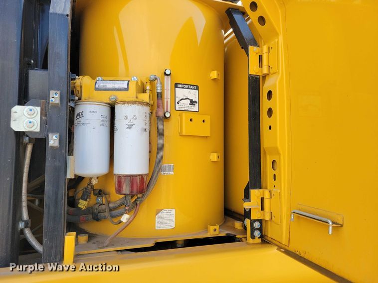 image for item DR3989 2017 John Deere 350G LC excavator