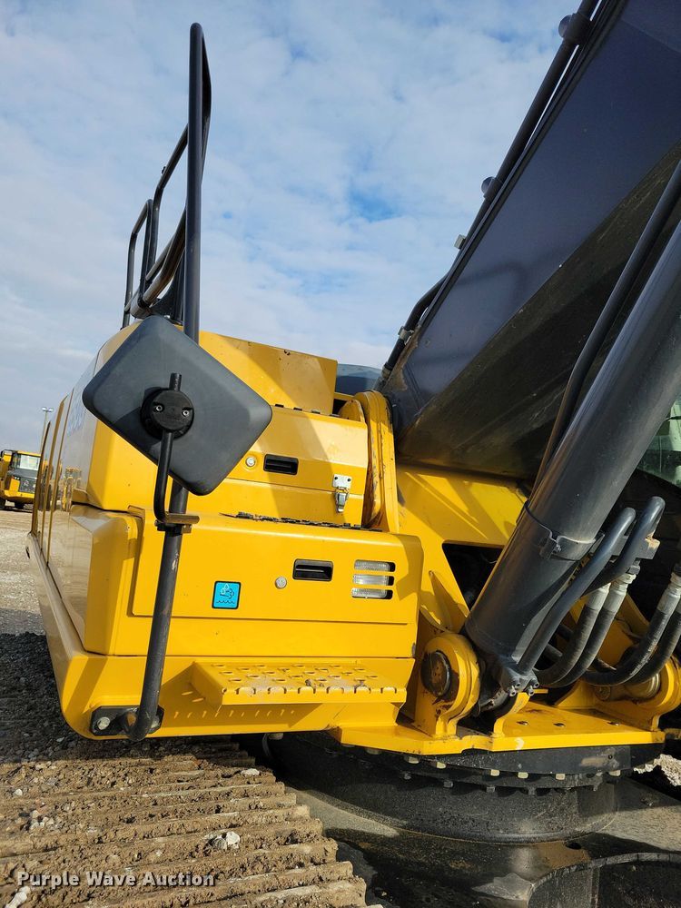 image for item DR3989 2017 John Deere 350G LC excavator