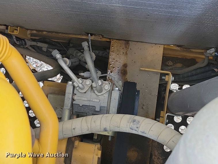 image for item DR3989 2017 John Deere 350G LC excavator