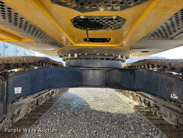 image for item DR3989 2017 John Deere 350G LC excavator