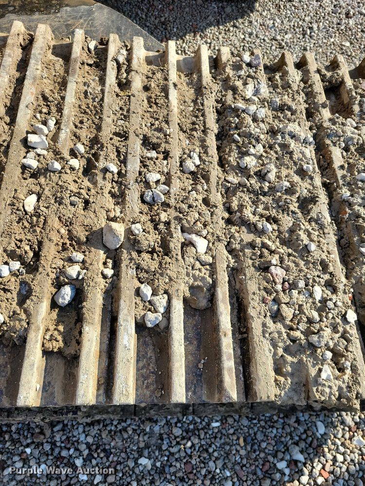 image for item DR3989 2017 John Deere 350G LC excavator