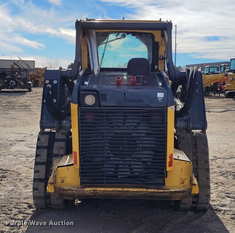image for item DT0776 2017 John Deere 323E tracked skid steer loader