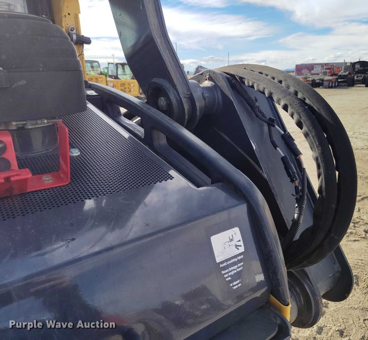 image for item DT0776 2017 John Deere 323E tracked skid steer loader