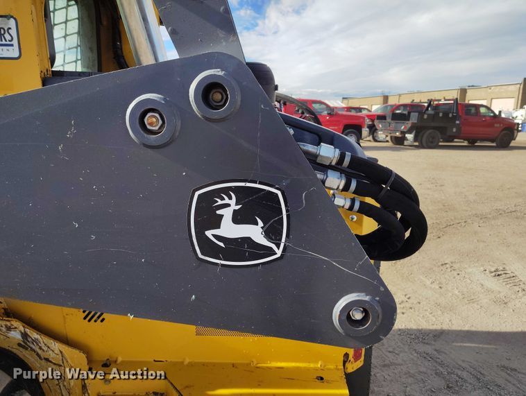image for item DT0776 2017 John Deere 323E tracked skid steer loader