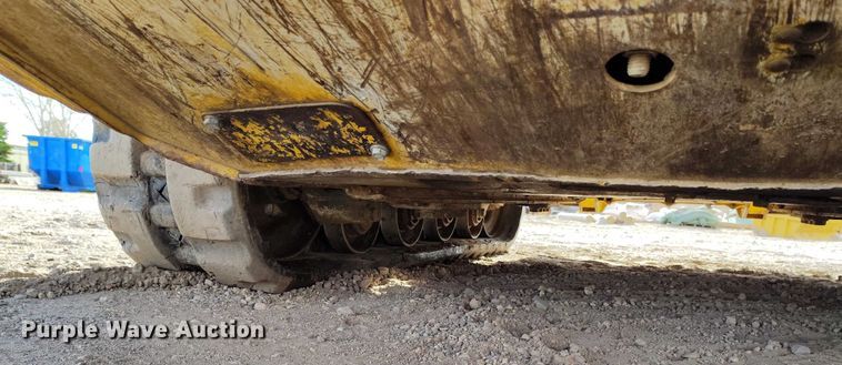 image for item DT0776 2017 John Deere 323E tracked skid steer loader