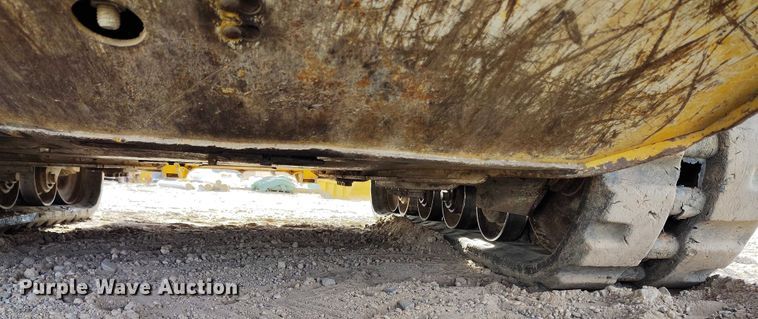 image for item DT0776 2017 John Deere 323E tracked skid steer loader