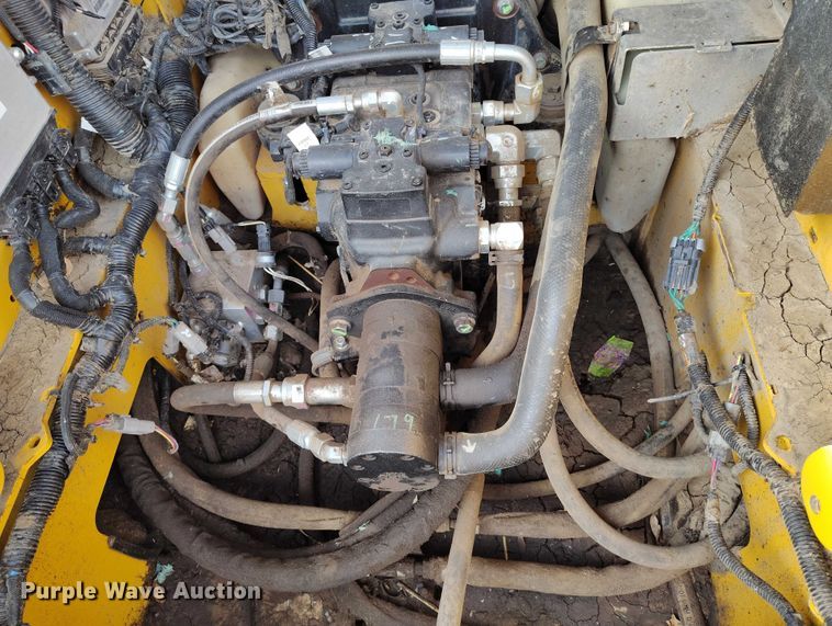 image for item DT0776 2017 John Deere 323E tracked skid steer loader