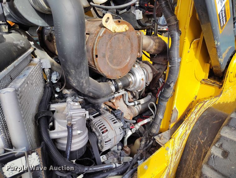 image for item DT0776 2017 John Deere 323E tracked skid steer loader