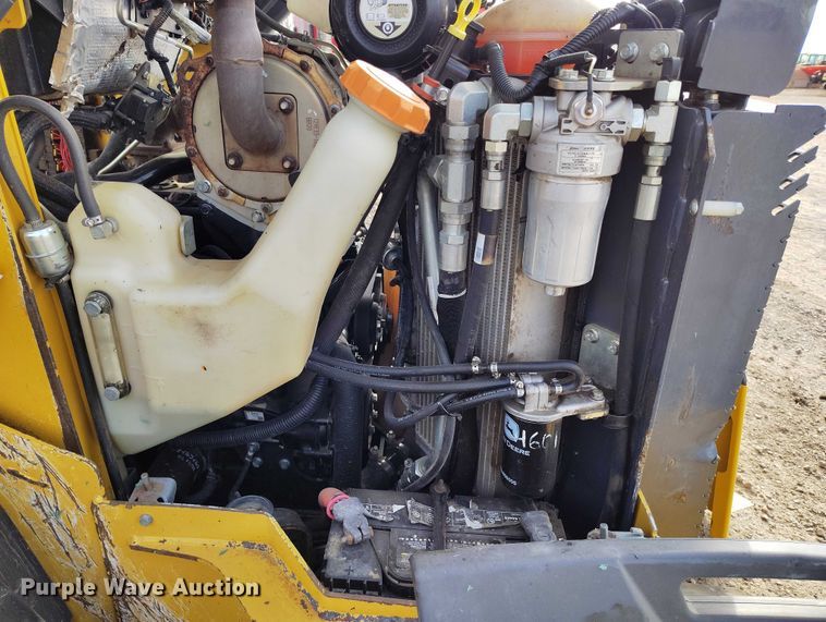 image for item DT0776 2017 John Deere 323E tracked skid steer loader