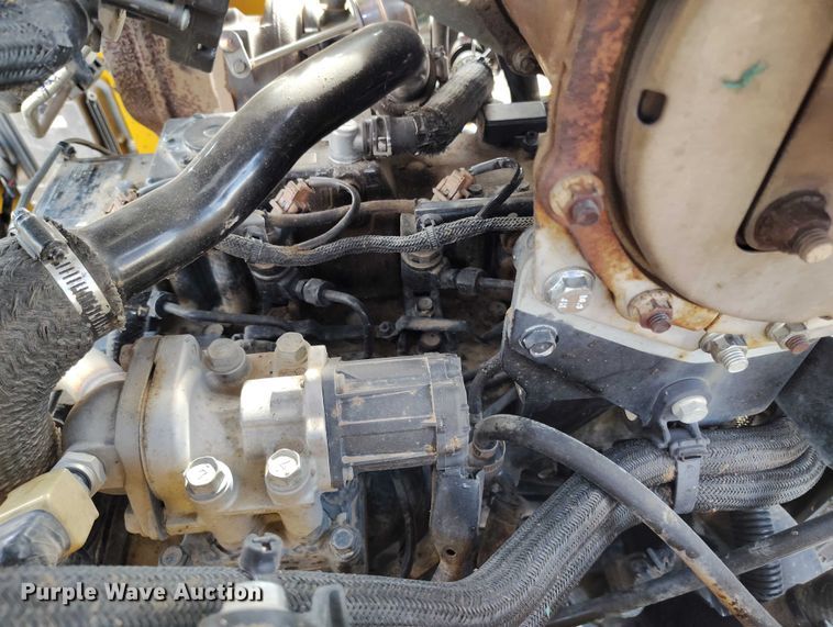 image for item DT0776 2017 John Deere 323E tracked skid steer loader