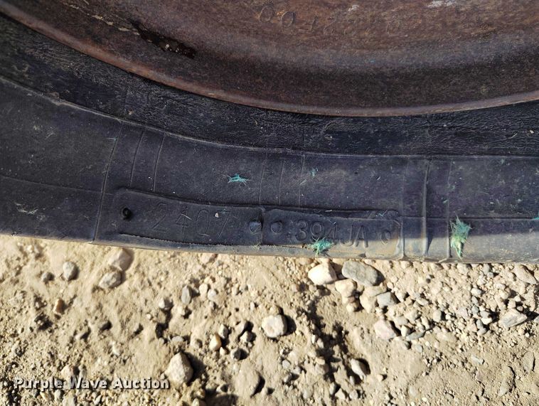 image for item DT0776 2017 John Deere 323E tracked skid steer loader