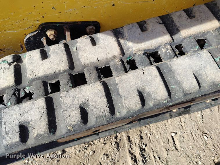 image for item DT0776 2017 John Deere 323E tracked skid steer loader