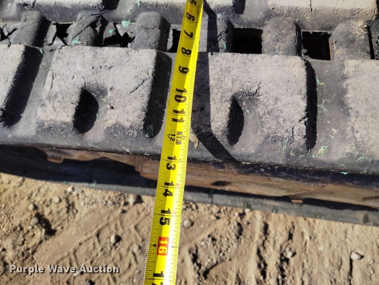 image for item DT0776 2017 John Deere 323E tracked skid steer loader