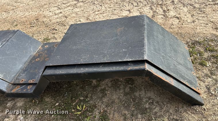 image for item DT6413 2007 Galbreath U5-HK-176 hook lift bed