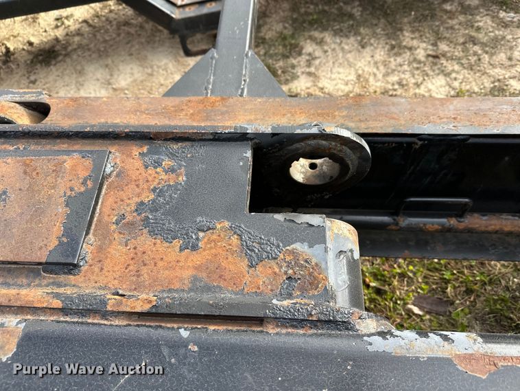 image for item DT6413 2007 Galbreath U5-HK-176 hook lift bed