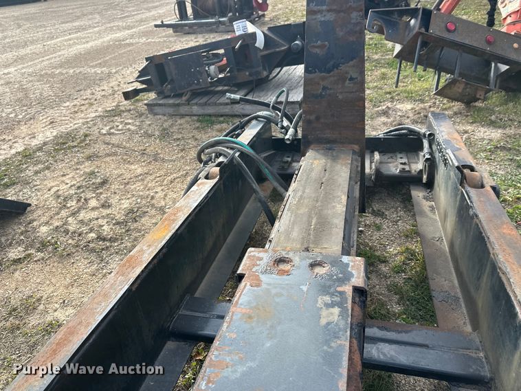 image for item DT6413 2007 Galbreath U5-HK-176 hook lift bed