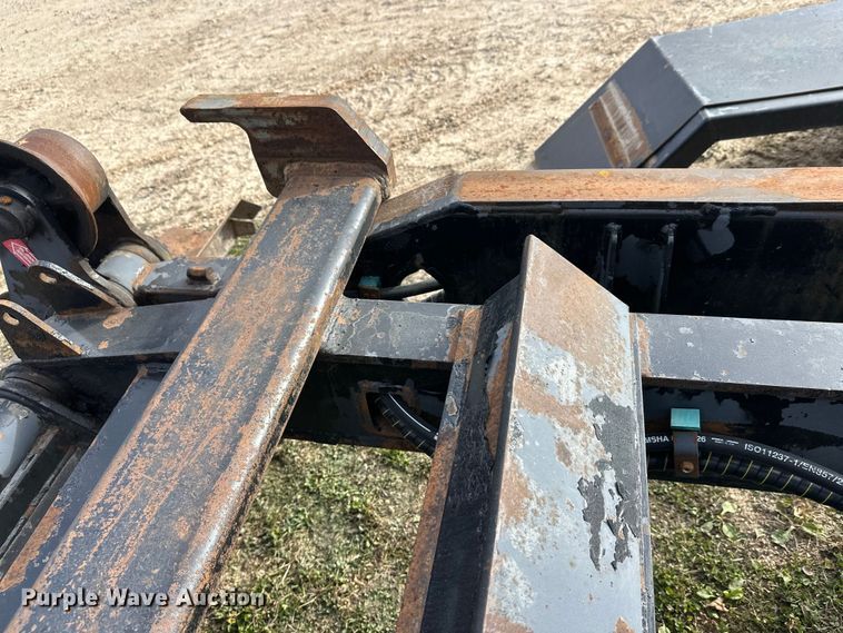 image for item DT6413 2007 Galbreath U5-HK-176 hook lift bed