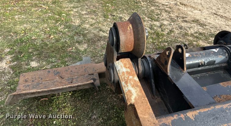 image for item DT6413 2007 Galbreath U5-HK-176 hook lift bed