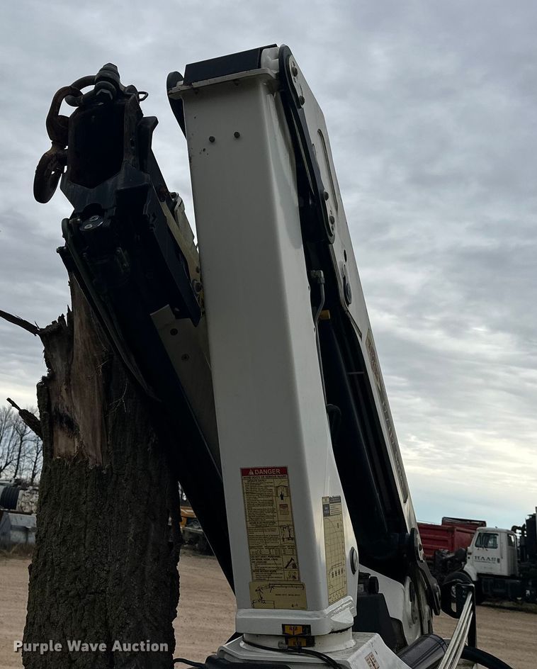 image for item DT6420 2011 IMT 17-117DL K2 knuckle boom crane