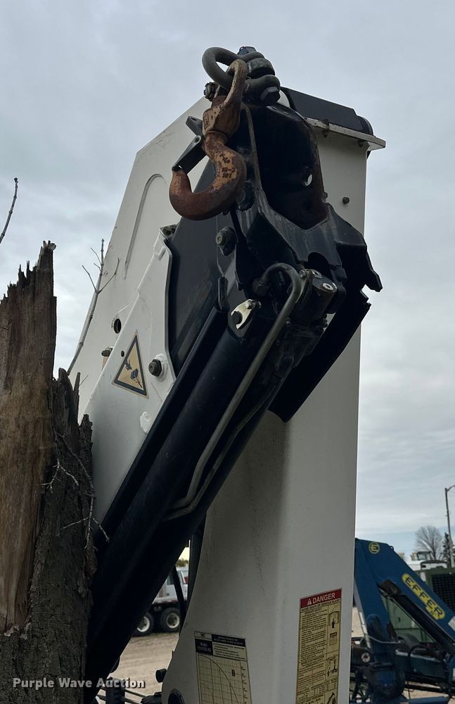 image for item DT6420 2011 IMT 17-117DL K2 knuckle boom crane