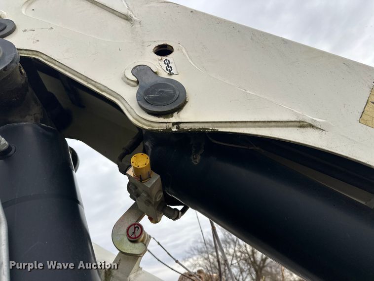 image for item DT6420 2011 IMT 17-117DL K2 knuckle boom crane