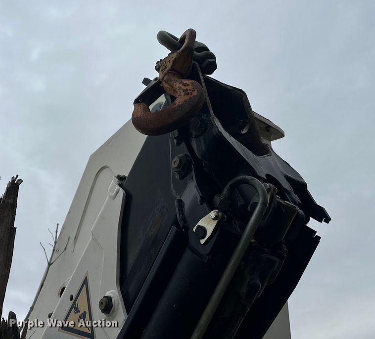 image for item DT6420 2011 IMT 17-117DL K2 knuckle boom crane