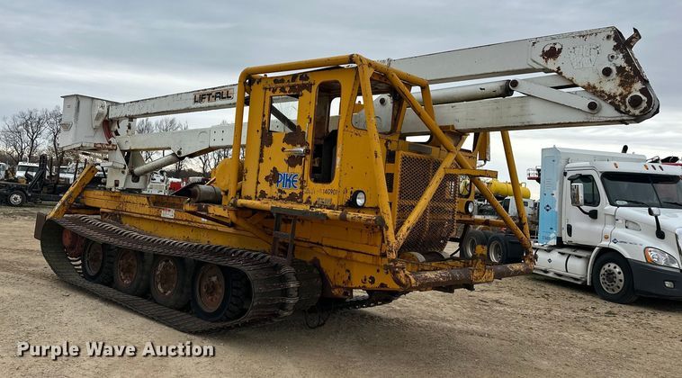 image for item DT6423 Terra Flex TF110 track carrier with bucket lift