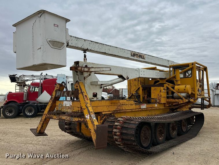 image for item DT6423 Terra Flex TF110 track carrier with bucket lift