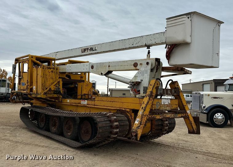 image for item DT6423 Terra Flex TF110 track carrier with bucket lift