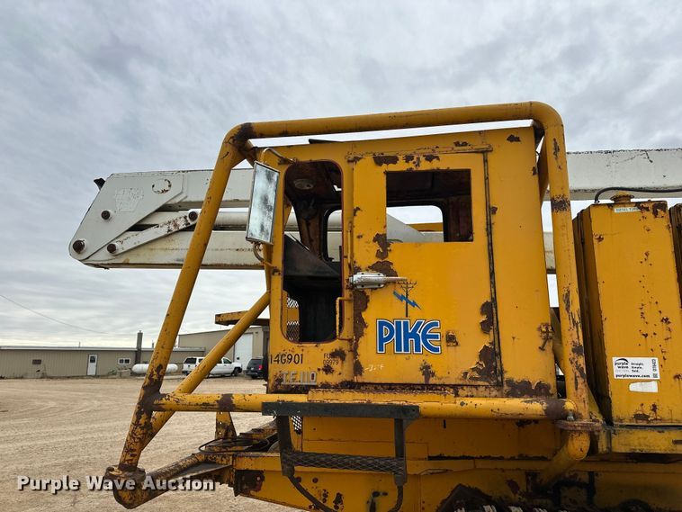 image for item DT6423 Terra Flex TF110 track carrier with bucket lift